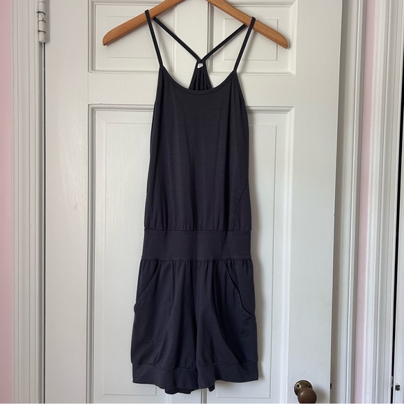Ripple Grey Organic Cotton Short Yoga Jumpsuit Size Medium - Picture 3 of 8